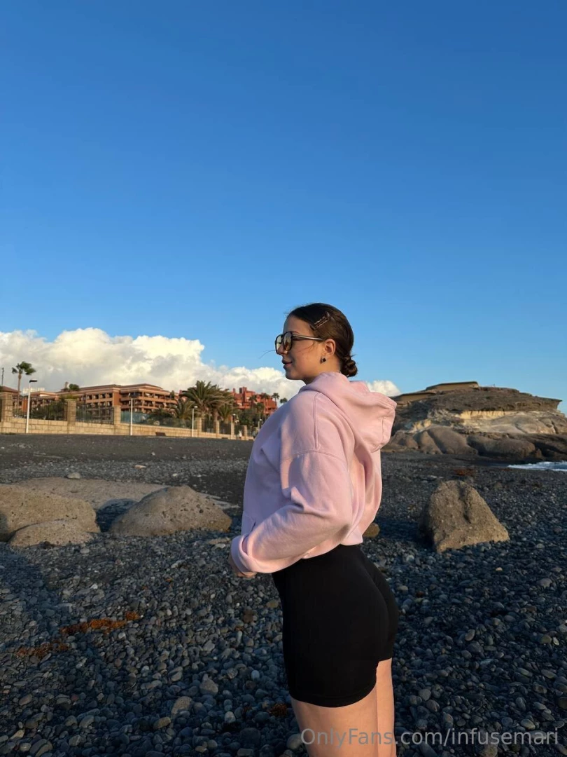 The day has come to an end and i m all yours pouring myself some tea 