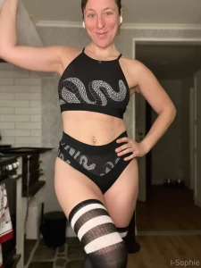 Tuesday is pole fitness day always nice to work out a little gonna try