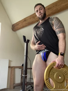 Hey my friends i know you wanna see what s inside my hot maskulo
