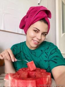Nothing better sometimes in the morning than some juicy watermelon and