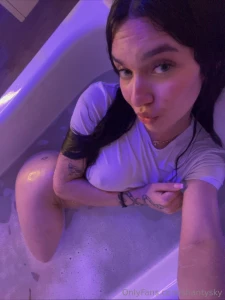 Can i get your attention right now hmmm