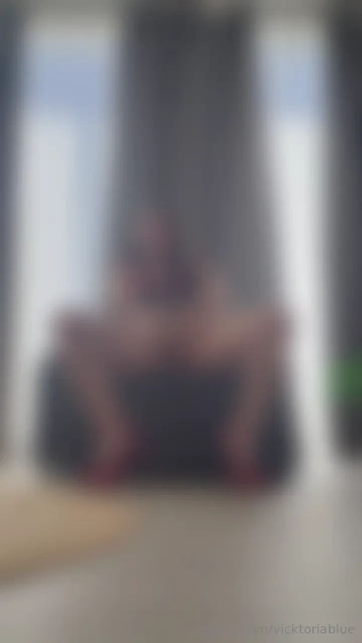 K con una lencer a muy bonita y sexy me pongo frente a ti y dejo que 