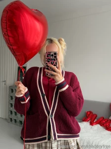 Helloo o this is a small spoiler of what awaits you inside the photo part 1