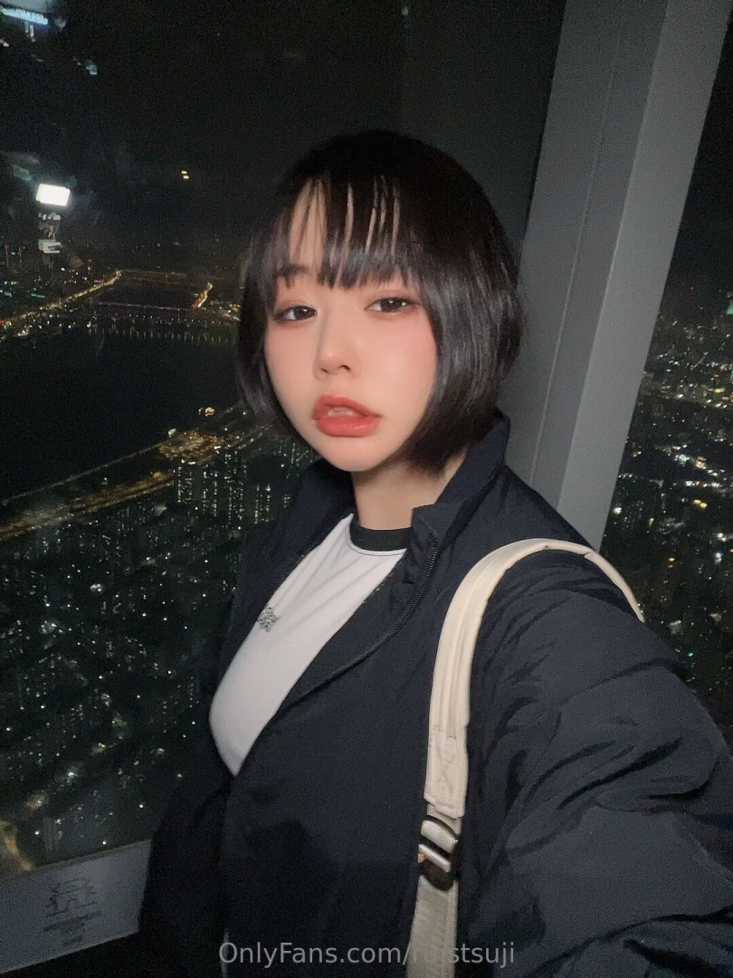 Do you like night views or me 