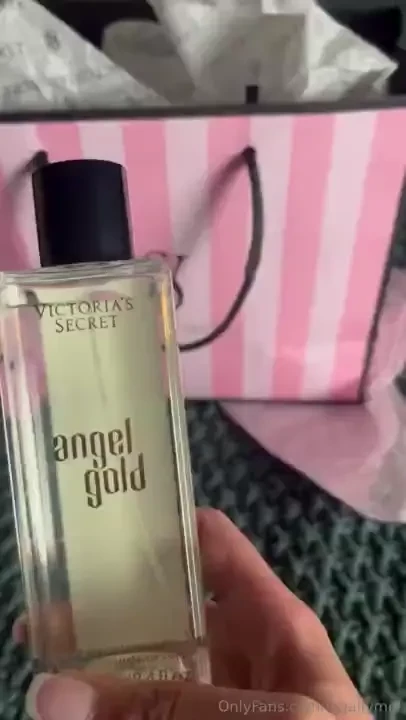 Okay don t laugh so i ve been asked what i smell like as in a perfume 