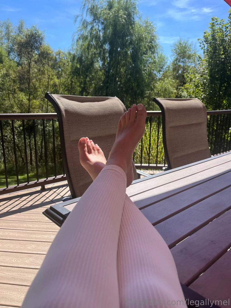 I had a meeting cancel so i said fuck it i m working from home today 