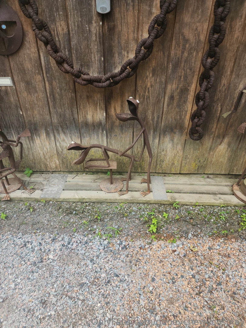 I messed my back up yesterday and i m still in a great deal of pain i 