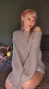 I love knitted sweaters part 2