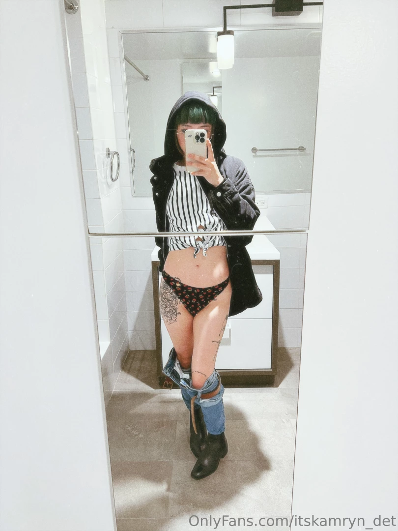 First sexy pics in my new apartment so thankful for full size mirrors 