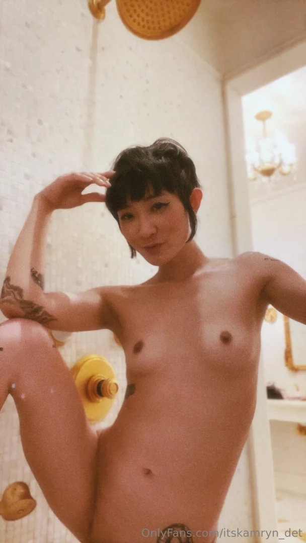 Heyo these are the last photos of this little shower photoset i hope 