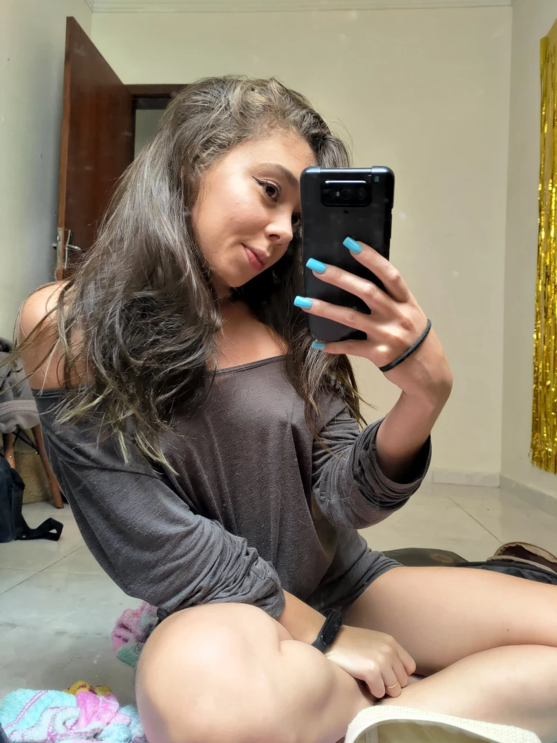 Do i look like i can drain your cock send me a dm and find out 