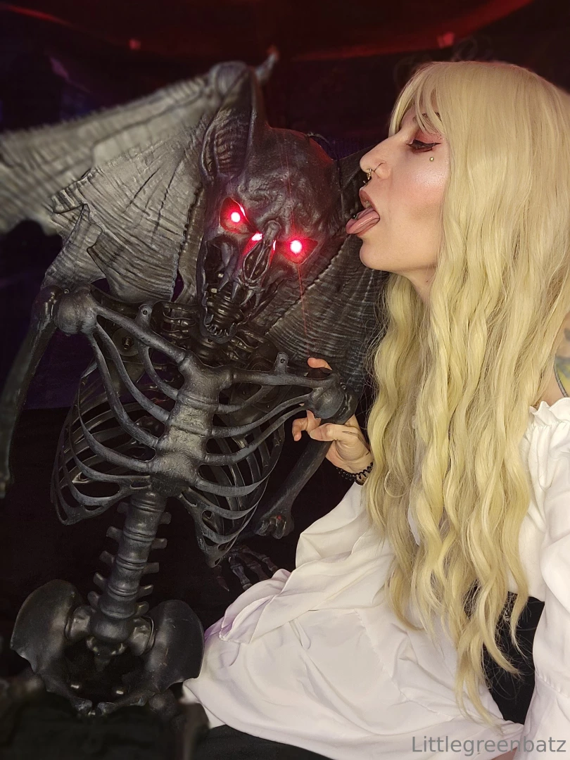 She got a date at midnight with nosferatu nsfw part 15 