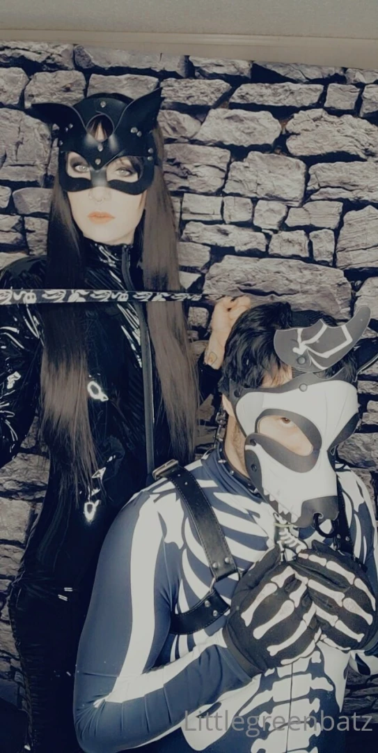 Who wants to see some fem dom and sub pup play with scrapsdeaddog 