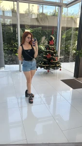 Christmas is so close omg i want to turn into a little santa helper part 1