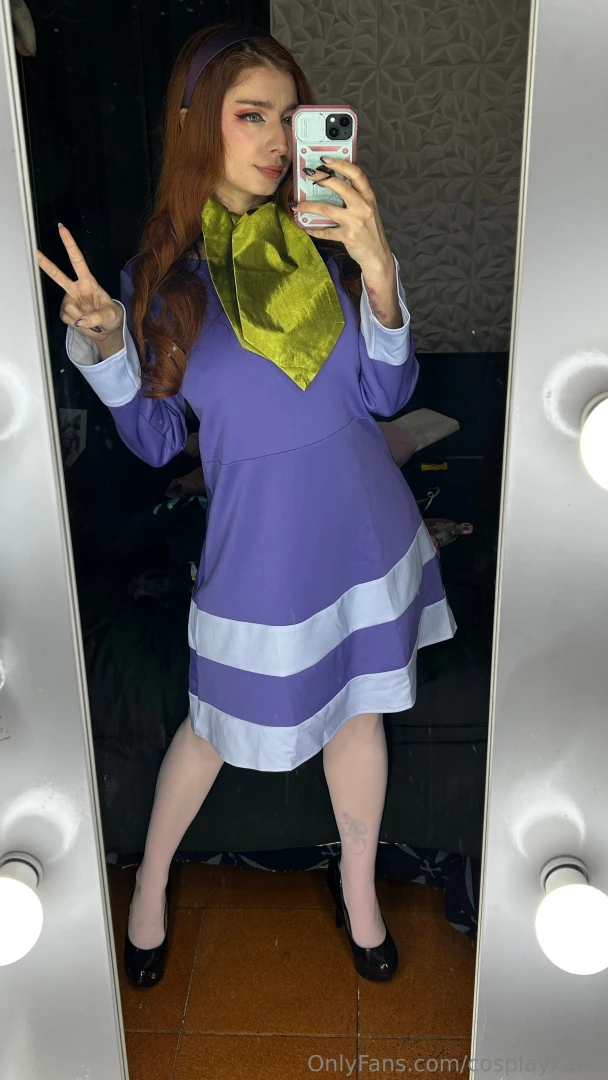 I loved this cosplay hehe can you guess the character 