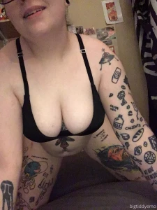 New bra arrived today it s really comfy but it didn t stay on long part 1