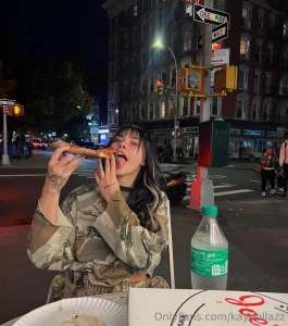Big bite smol girl