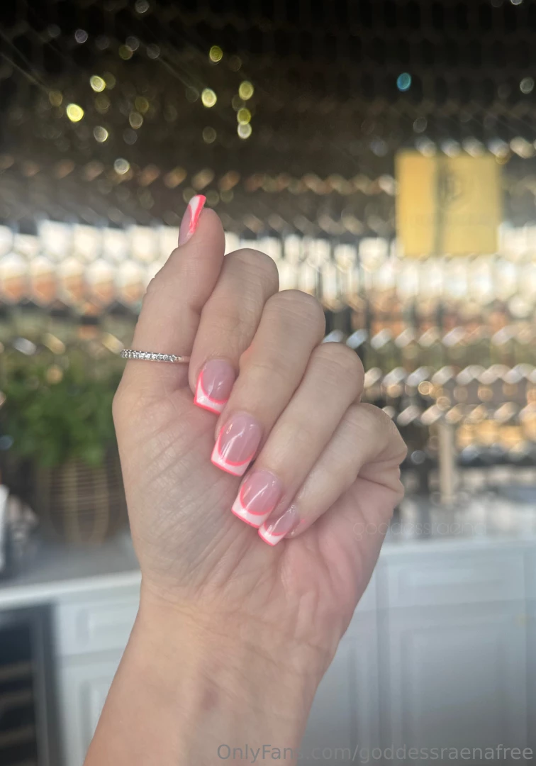 Fresh claws funded by you to remind you who s the baddest bitch now 