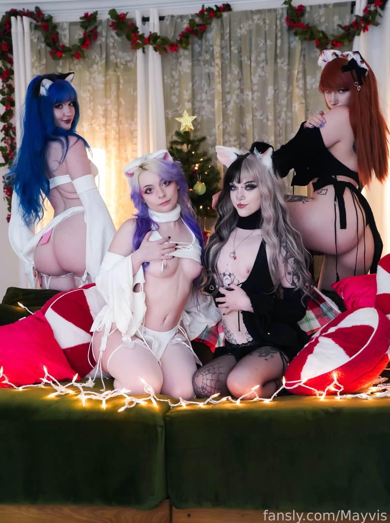 Arent these outfits that me littlespoonz shaekitty and therealm3dusa 