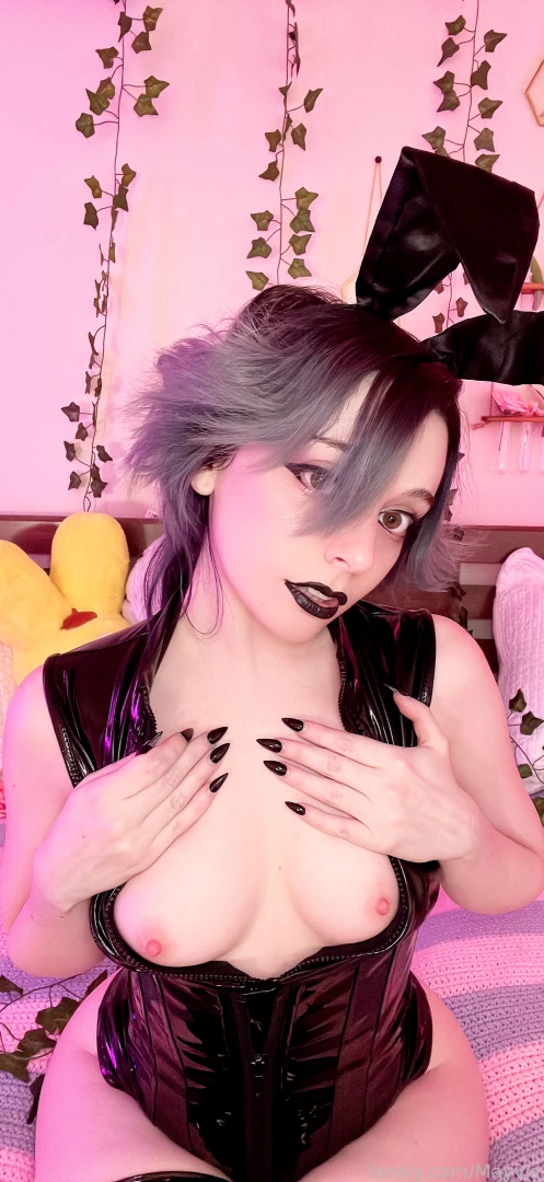 I want to feel your cum on my tits 