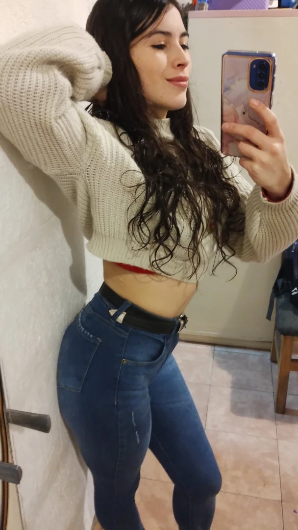 I have the face of a good girl but appearances are deceiving anyone 