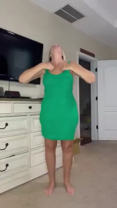 I love my green sweater dress it will be a good christmas outfit for 