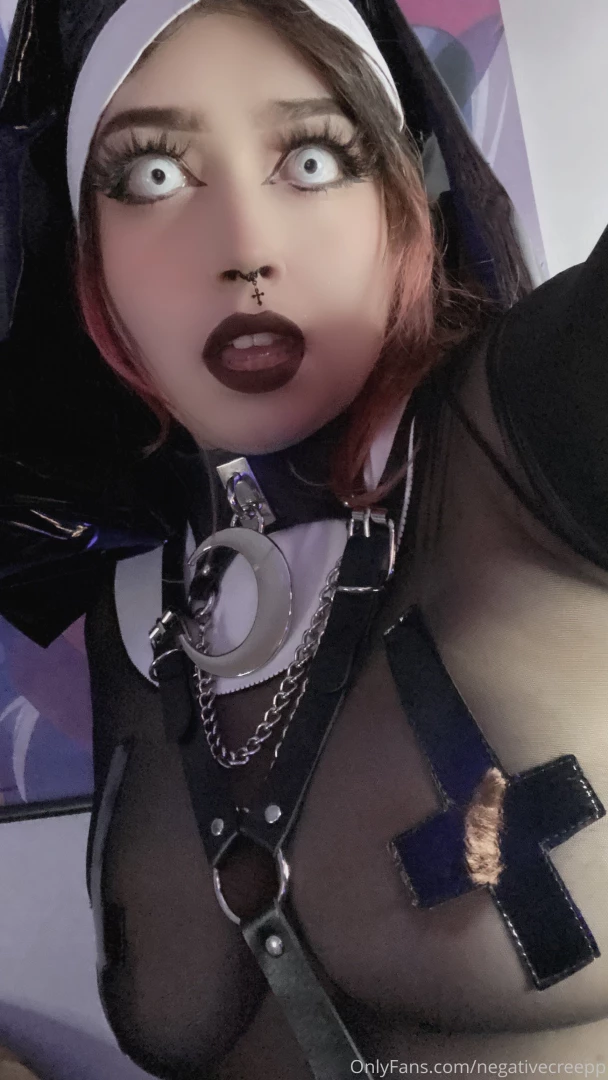 Spoopy nun 