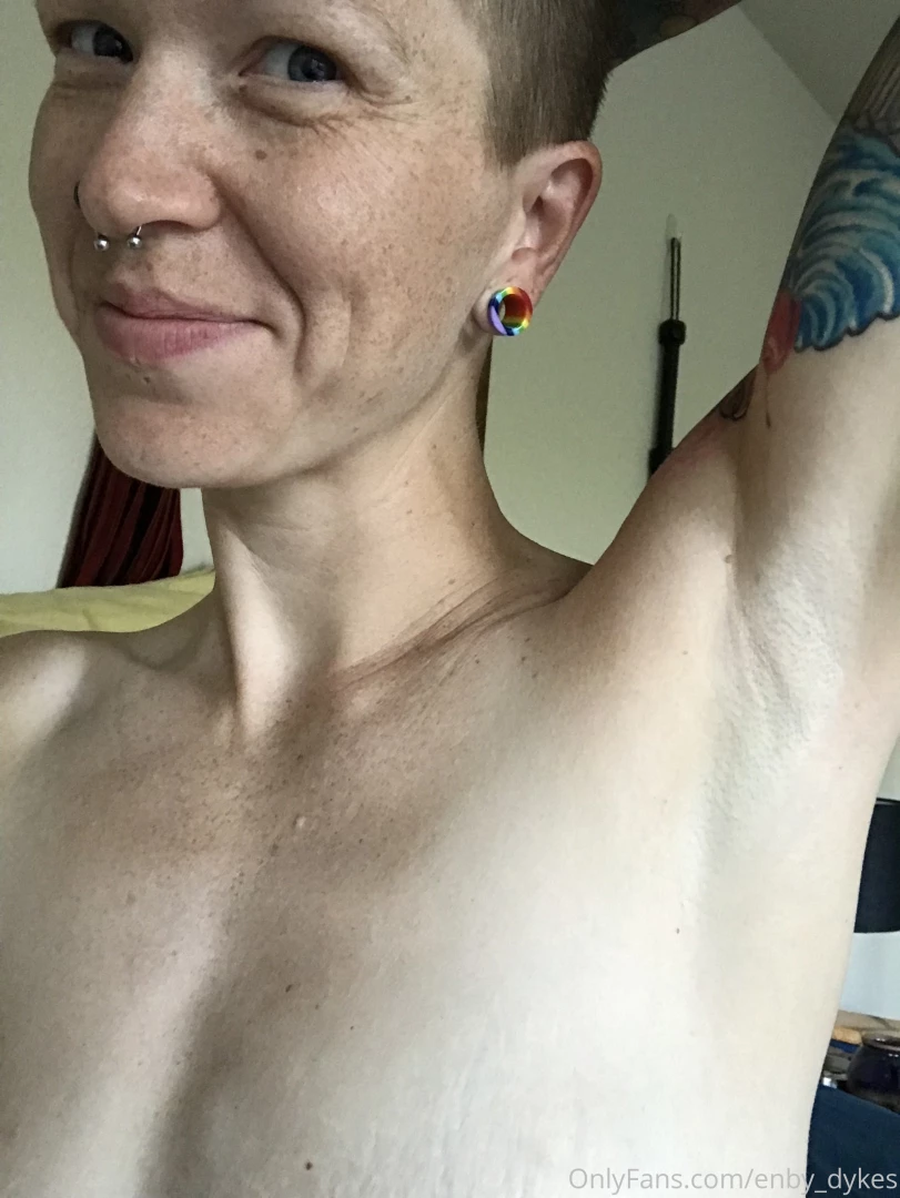 Omg shaved pits shaved my legs and armpits last night for a custom part 1 