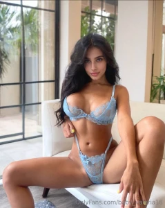 Make free sub for first 15 anniee_wild this cutie ready for showing part 32