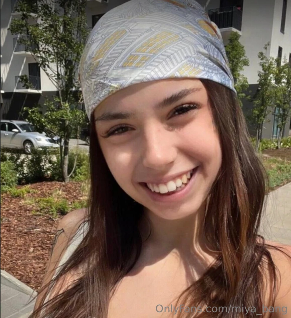 Hollidollyy is wet right now her hollidollyy body needs affection and part 32 