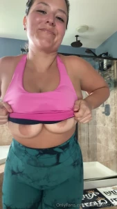 Here is a little show from after my run today i was so sweaty lollll