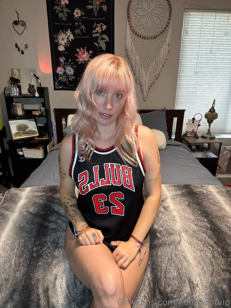You need to check out willowsecretvip - an la singer with the perfect 