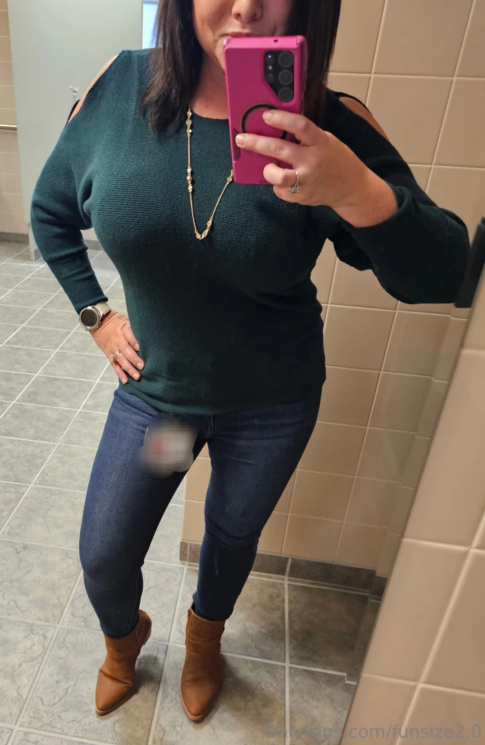 Work christmas party yesterday with some city and titties part 3 