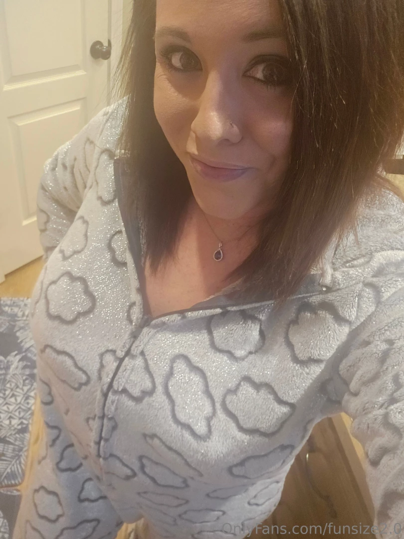 Headed out in my pjs with dabbey710 and thick4everfree who wants to 