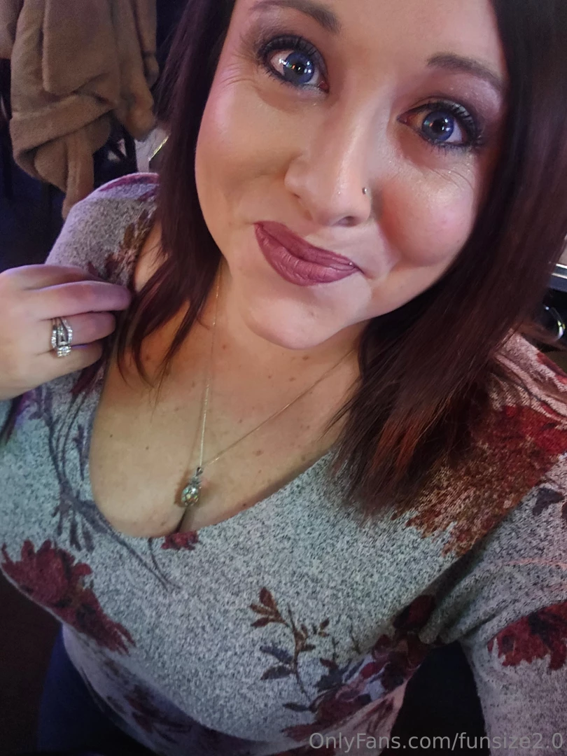 Out with some hot friends tonight dabbey710 and thick4everfree tip 