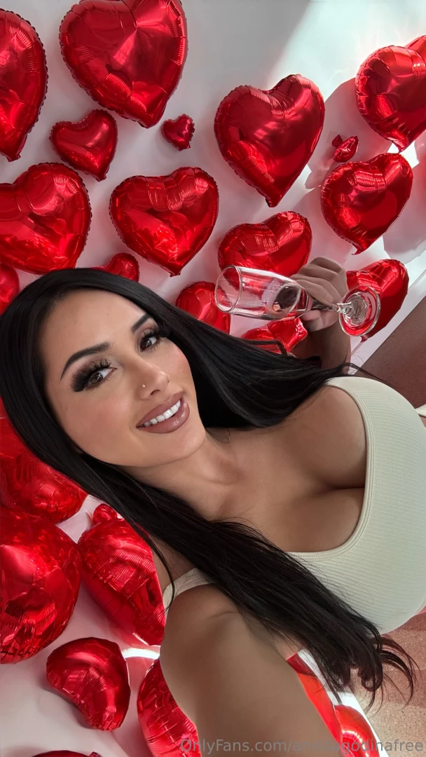 Shooting my oftv videos for this valentine s day what would you like 