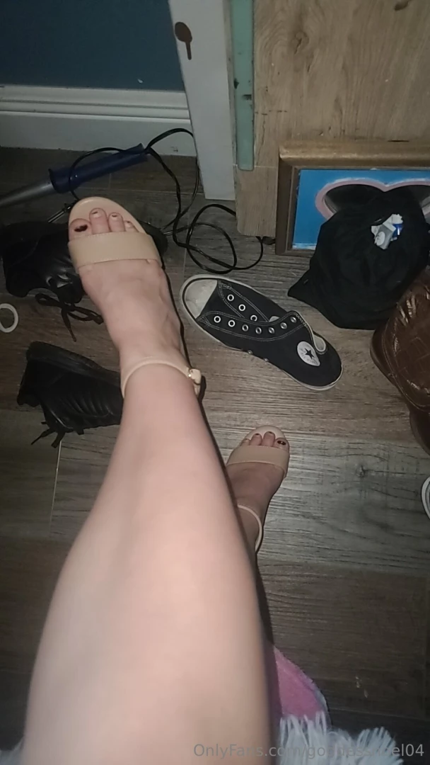 Nude heels 2 vids 5pics part 1 