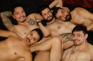 A beautiful sex video we made with these gorgeous men puedes verlo en