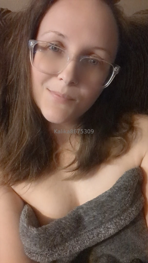 Come watch me cum with three very different toys 