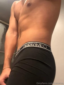 Will u help me and my hot body im trying to cool myself and my horny