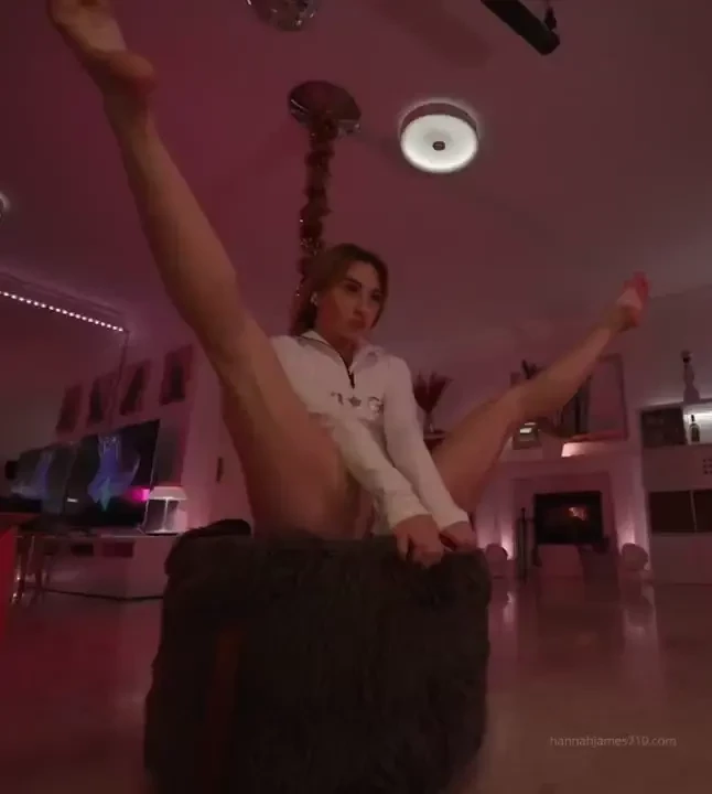 Spread eagle position in a whole different level 