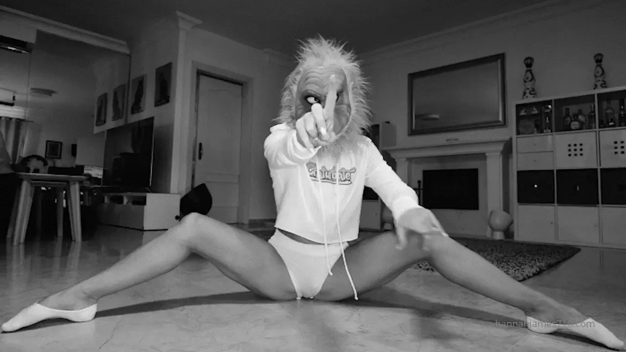 Wanna have some watch my live show now at hannahjames710 com 