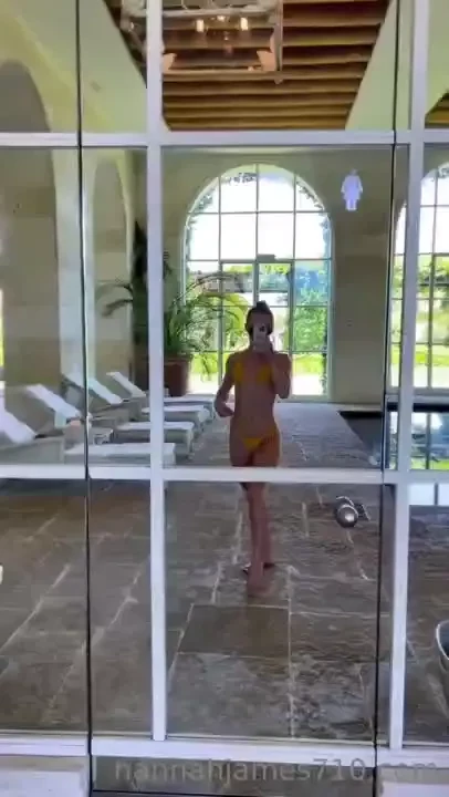 Want to see me in a certain scenario dm me now to request a custom 