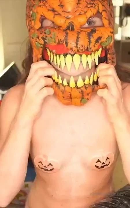 Catch those pumpkins live now at hannahjames710 com 
