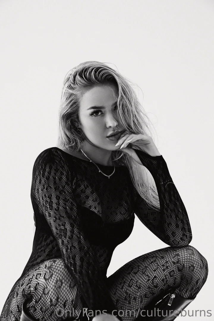 Everything s better in black and white 