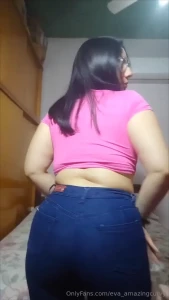 Are you a lover of jeans and striptease watch me having fun undressing