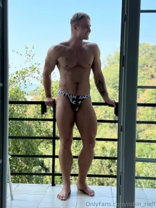 Let me guess you can t stop staring don t you