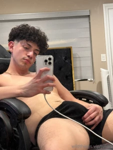 Dm me on my vip page julianbarbozavip for a surprise in dms rn