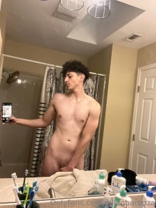 Its my bdayyyy mf tip ur gifts under this post if u wanna then check