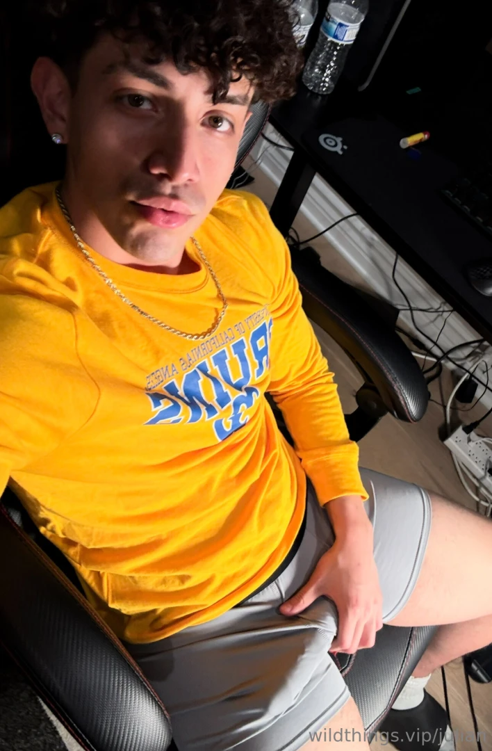 Been editing my new video all day but it s finally ready don t cum too 